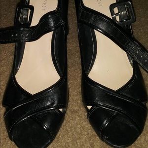 SOLD. Nine West Pumps